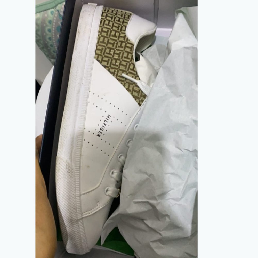 Tommy Hilfiger Women's LORIO Sneakers white and gold sneakers - Picture 6 of 11